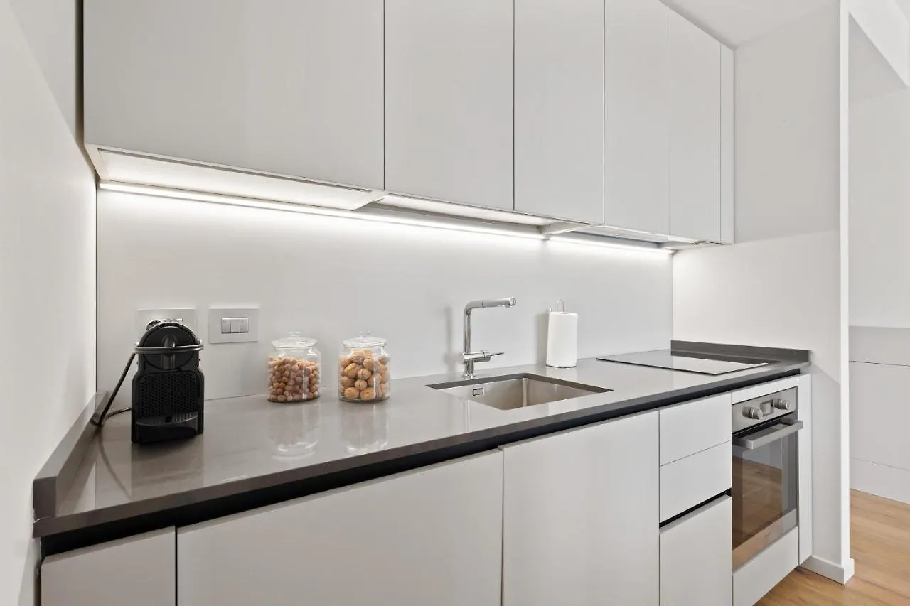 Altido Spacious Apt For 4 With Balcony In Porta Romana Milano