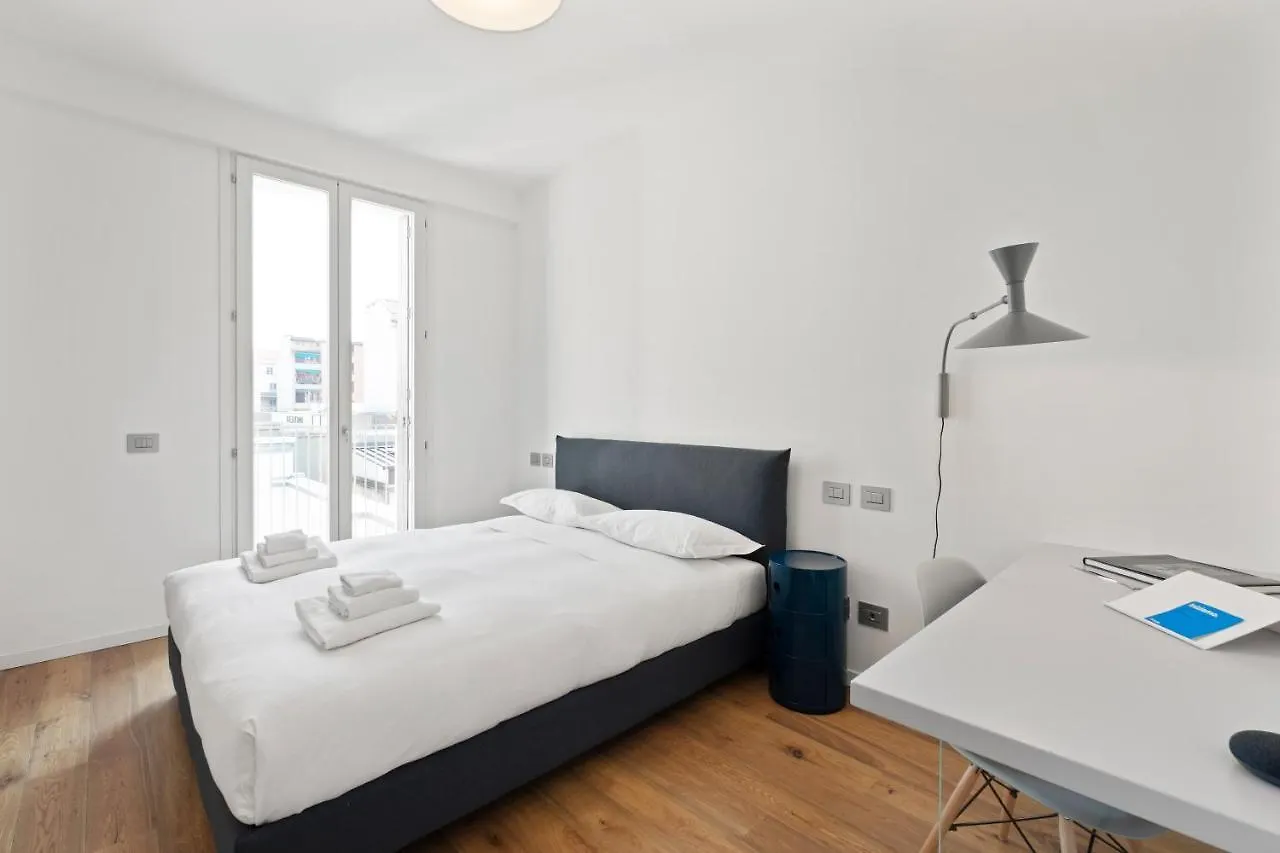 Altido Spacious Apt For 4 With Balcony In Porta Romana Apartament Mediolan